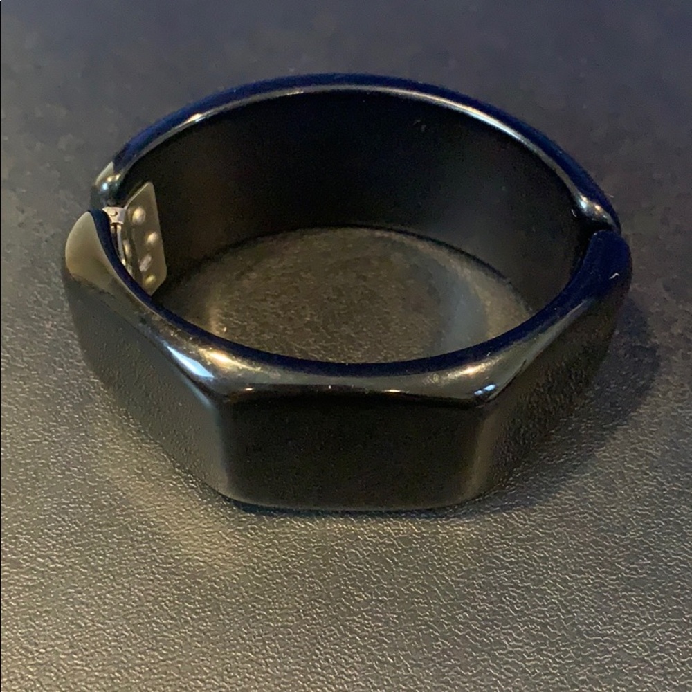 Vintage Black Lucite Bracelet - Picture 3 of 3